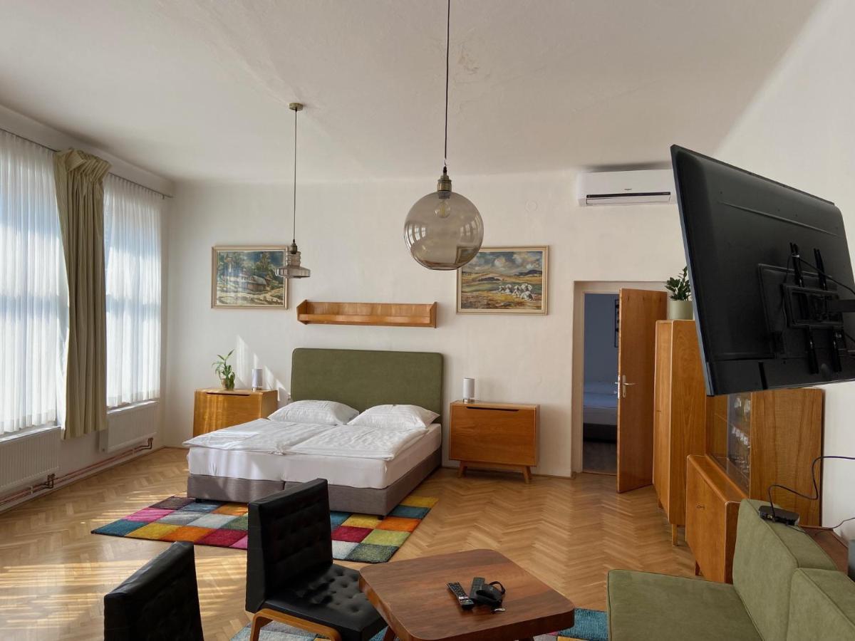 Vintage Apartman V Centru ลิโตมิเชล ภายนอก รูปภาพ